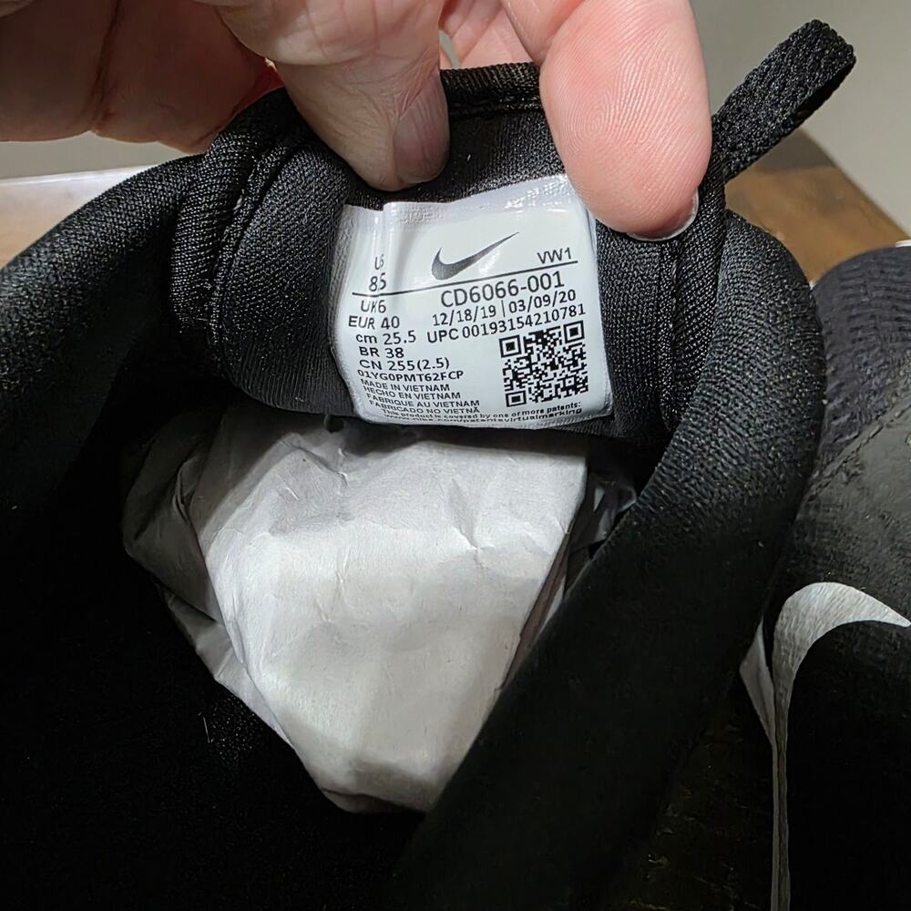 Nike Roshe G Golf Shoes Womens 8.5 Black White Spikeless - Picture 2 of 5